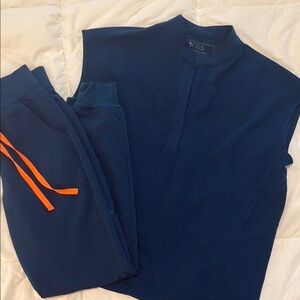 Sea Blue FIGS Scrub Set (High-waisted Zamora Joggers XS)